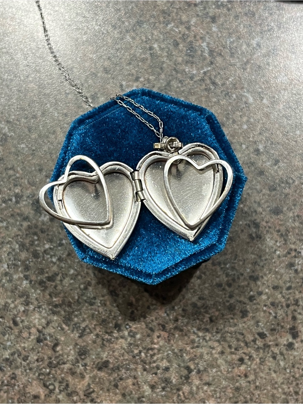 Vintage Sterling Etched Heart Locket & Chain- 17” - Picture 6 of 10